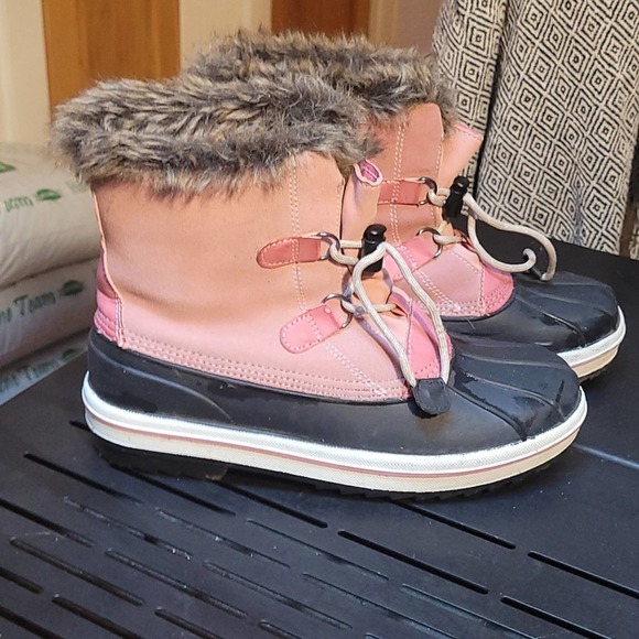 Thermolight  pink duck boot  faux fur accent - Picture 1 of 4